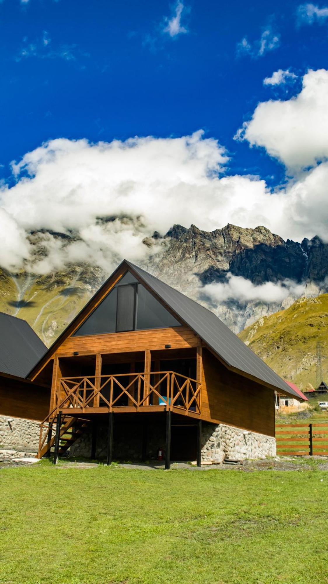 Cliffside Cottage Kazbegi Eksteriør billede