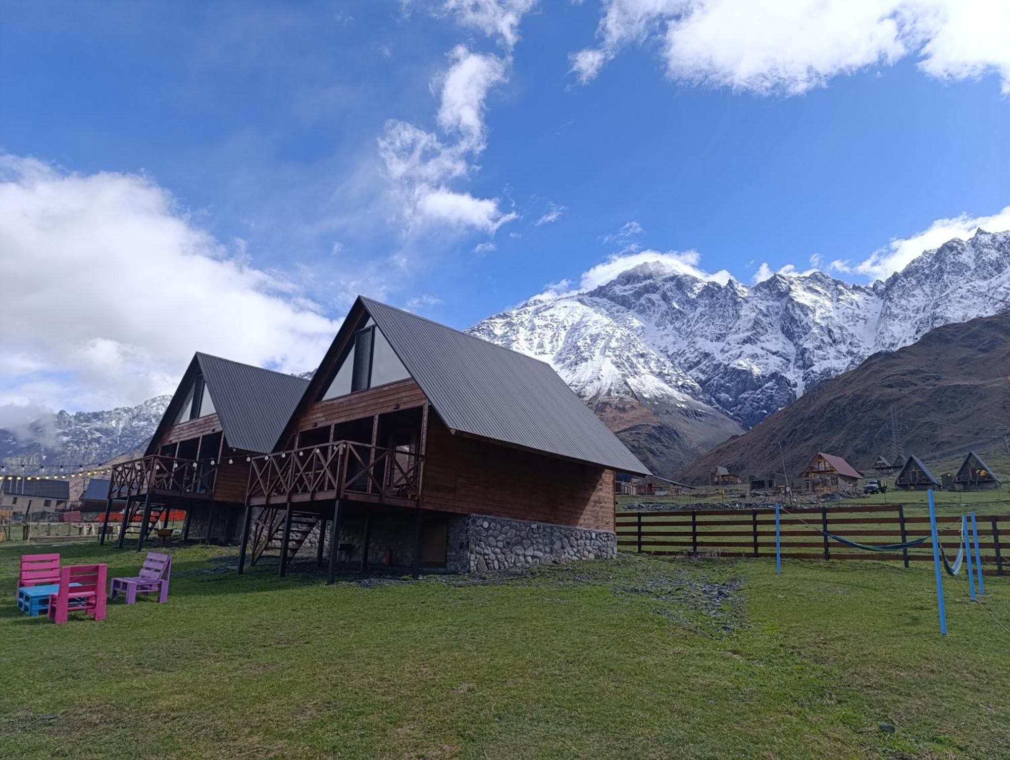 Cliffside Cottage Kazbegi Eksteriør billede